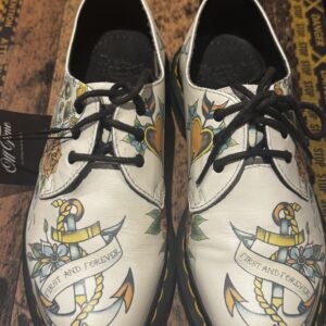 Dr. Martens low old school